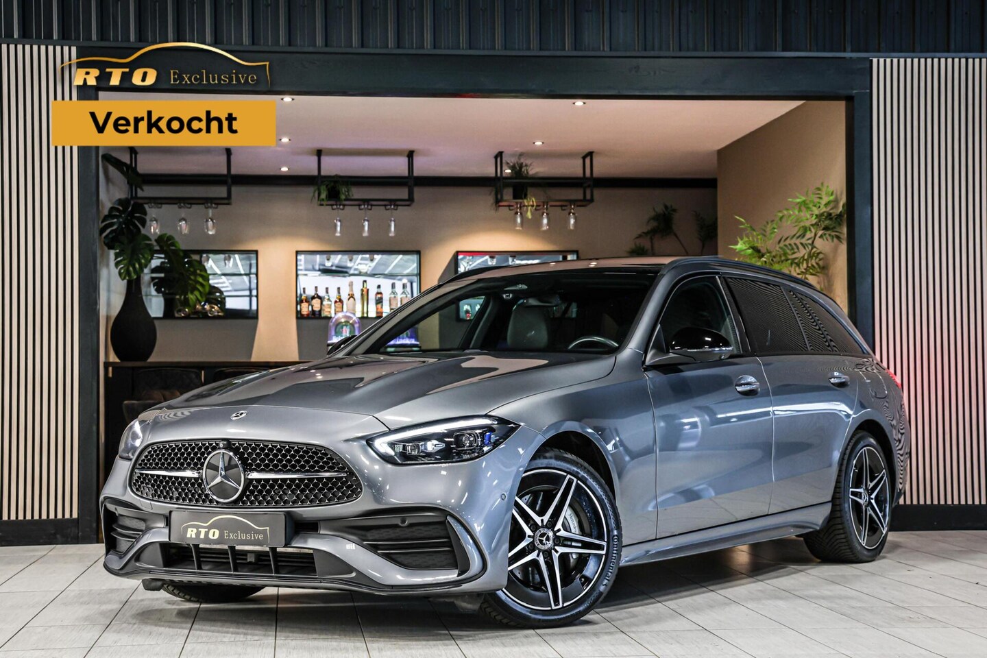 Mercedes-Benz C-klasse Estate - 300 e AMG Pano|Camera|Night|HUD - AutoWereld.nl