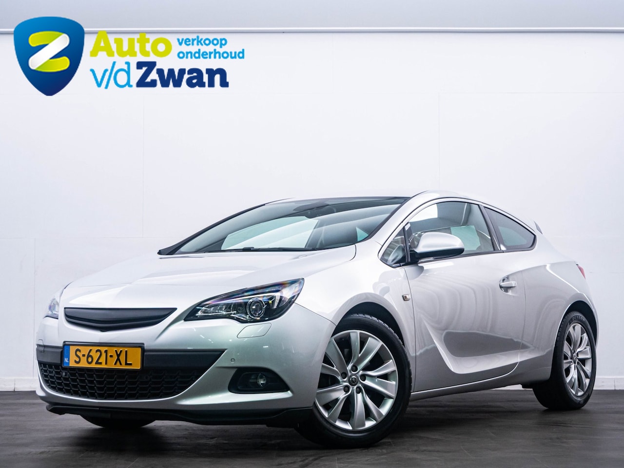 Opel Astra GTC - 1.4 Turbo Sport 6-Bak|Navi|Clima|Cruise! - AutoWereld.nl