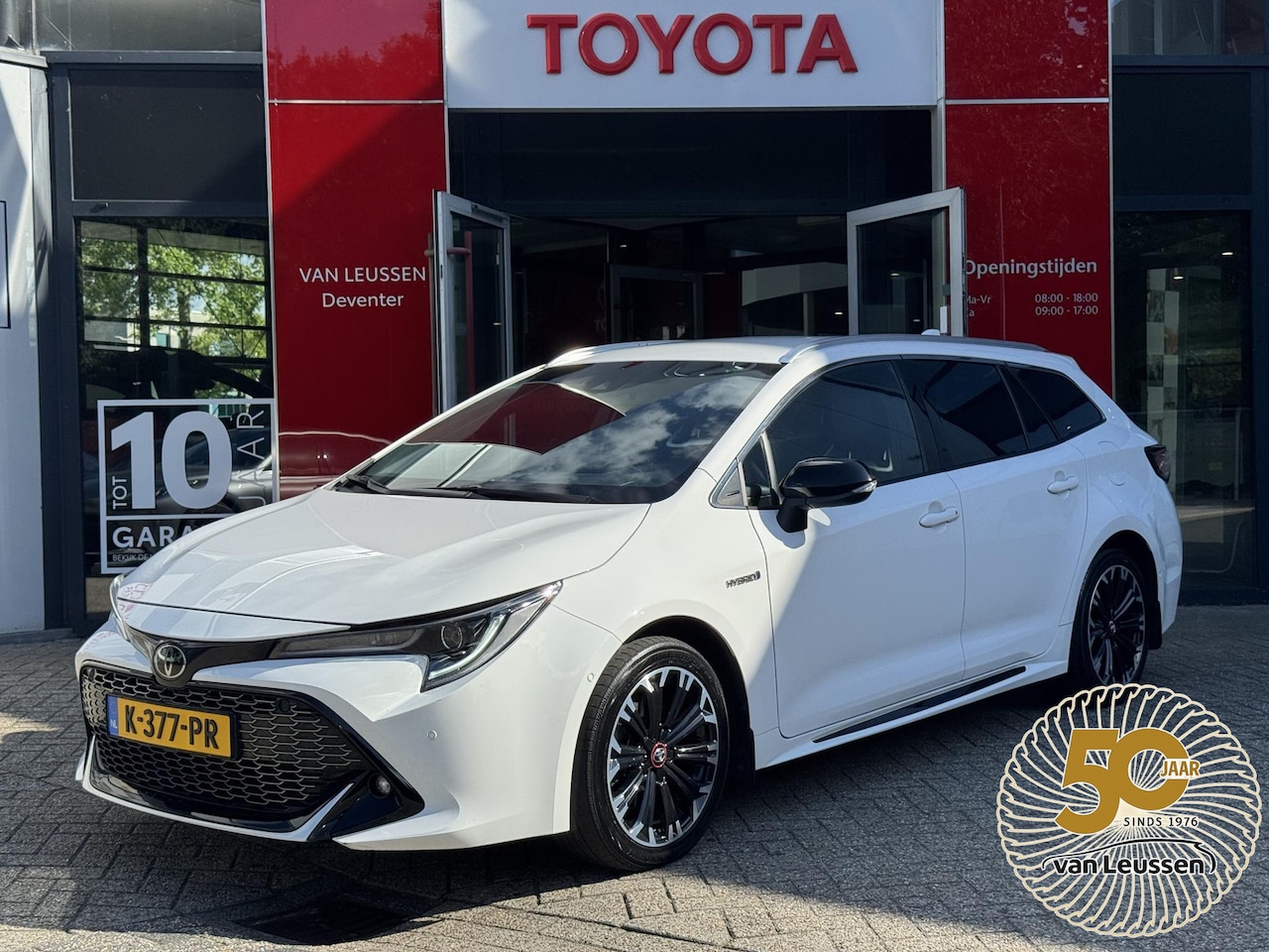 Toyota Corolla Touring Sports - 2.0 Hybrid GR-Sport NL-AUTO 1E EIGENAAR - AutoWereld.nl