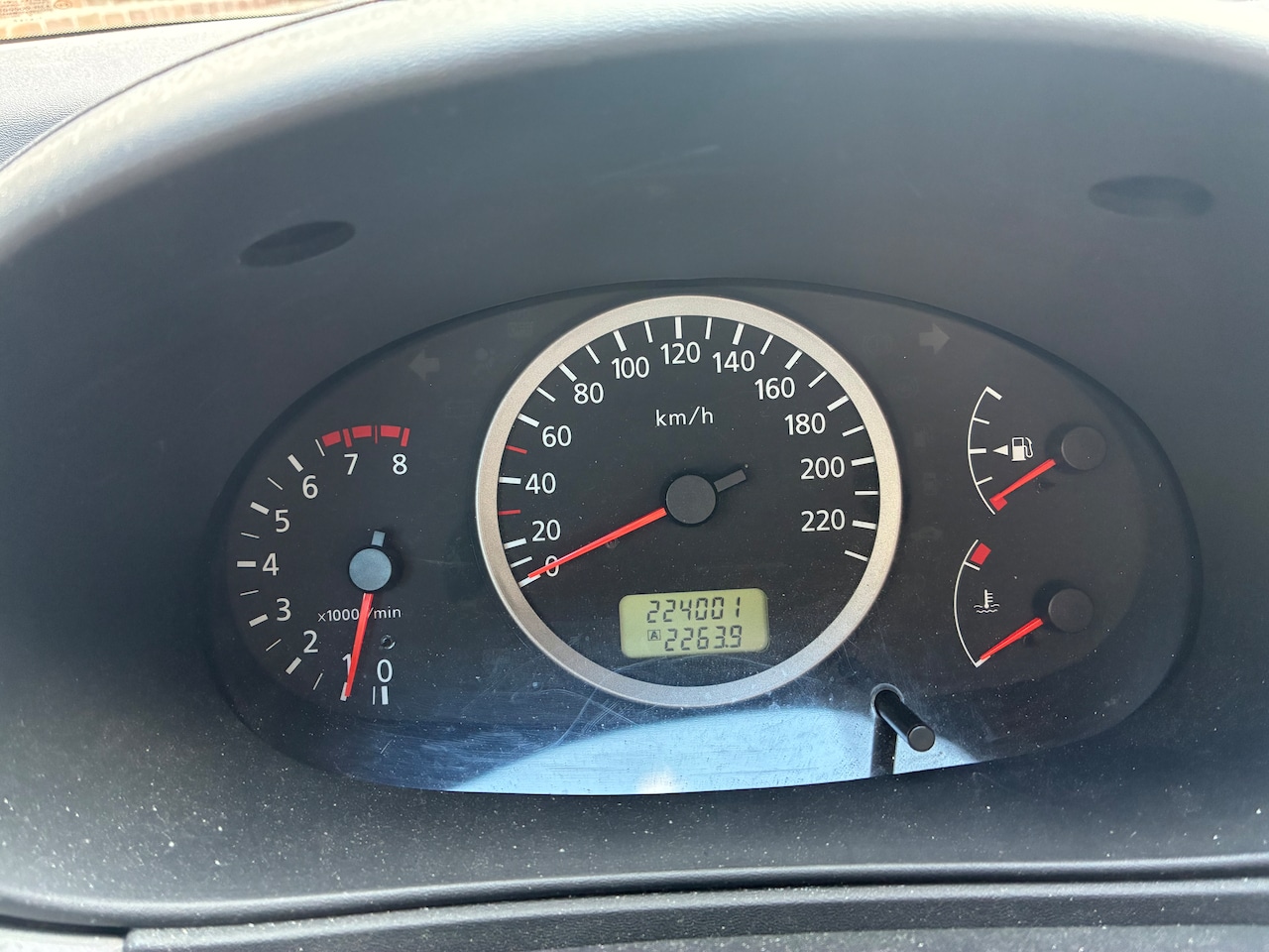 Nissan Almera Tino - 1.8 Visia - AutoWereld.nl
