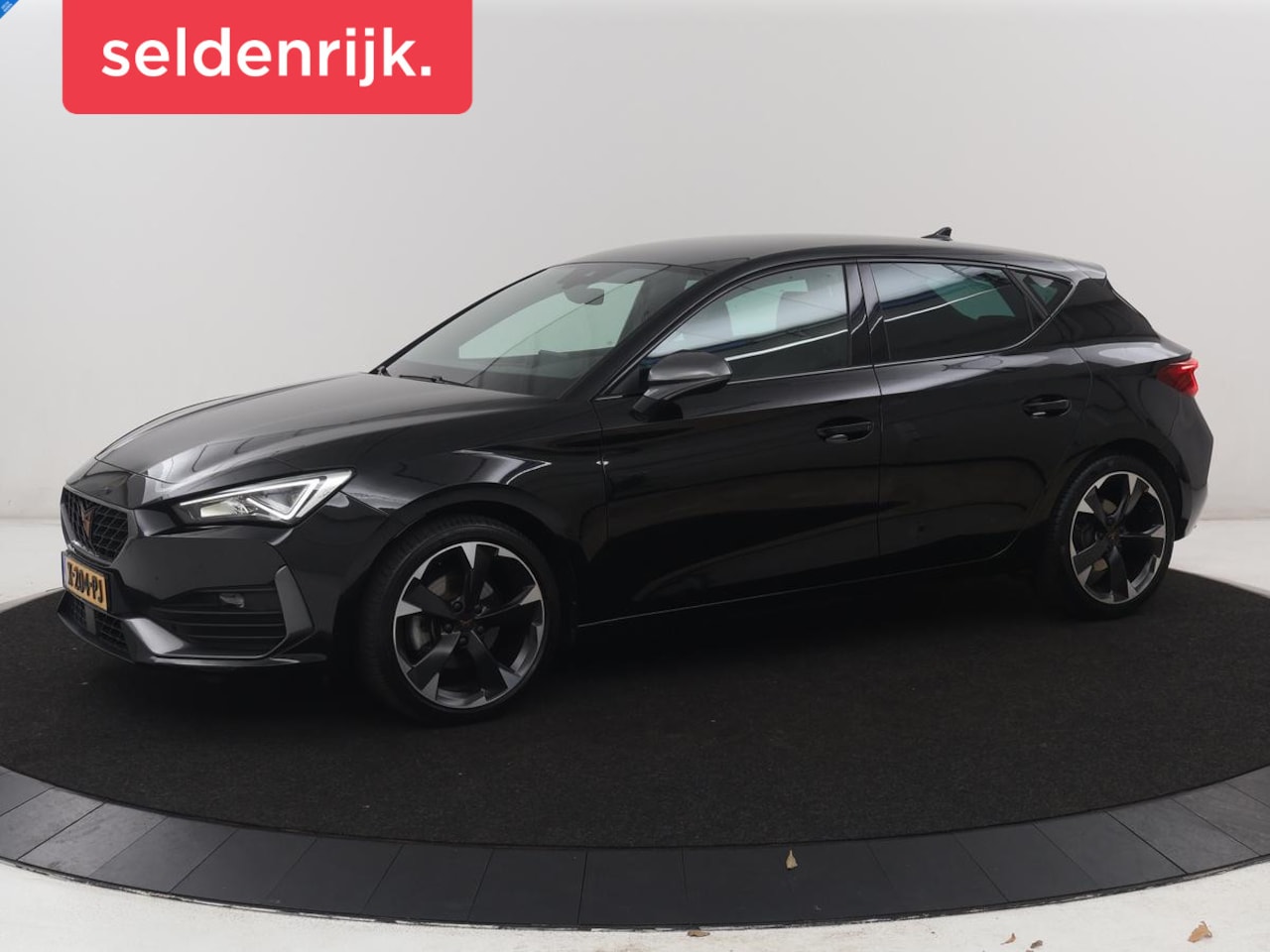 CUPRA Leon - 1.5 eTSI Business Edition | Half leder | Stuur/stoel verwarming | Adaptive cruise | Lane a - AutoWereld.nl