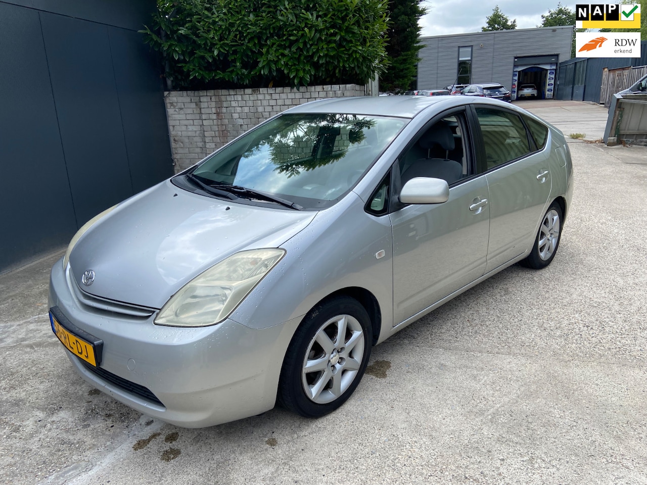 Toyota Prius - 1.5 VVT-i RIJDT GOED/PDC/INRUILKOOPJE/NAP!! - AutoWereld.nl