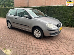 Volkswagen Polo - 1.4-16V Trendline