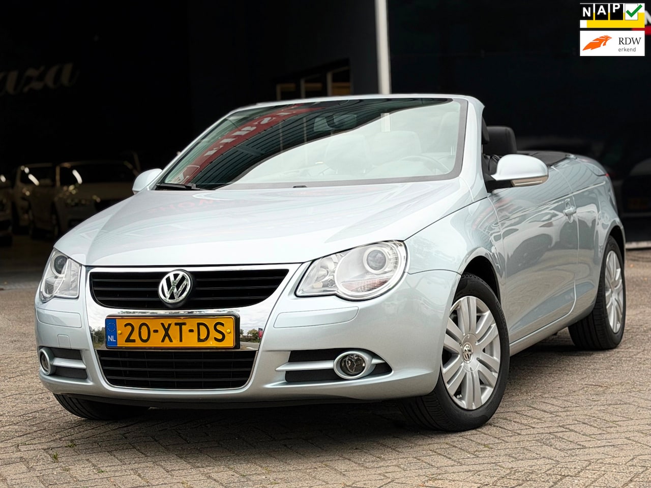 Volkswagen Eos - 2.0 T-FSI AUTOMAAT LEDER/TREKHAAK/CRUISE/AIRCO | NETTE AUTO ! - AutoWereld.nl