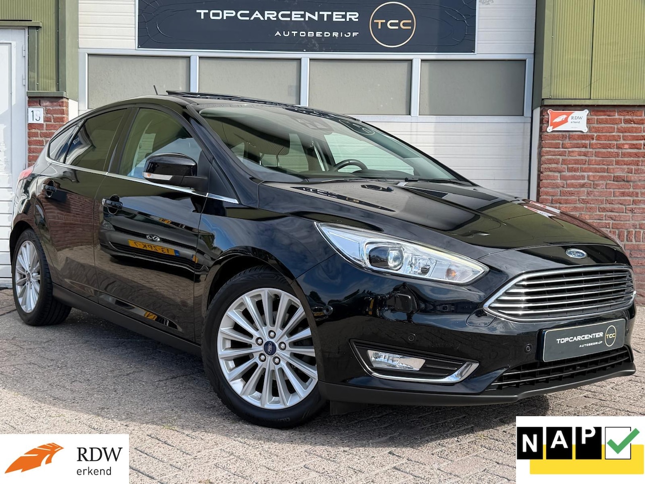Ford Focus - 1.0 Titanium/TREKH/CAMERA/STOELV/DODEH/APK/NAP - AutoWereld.nl