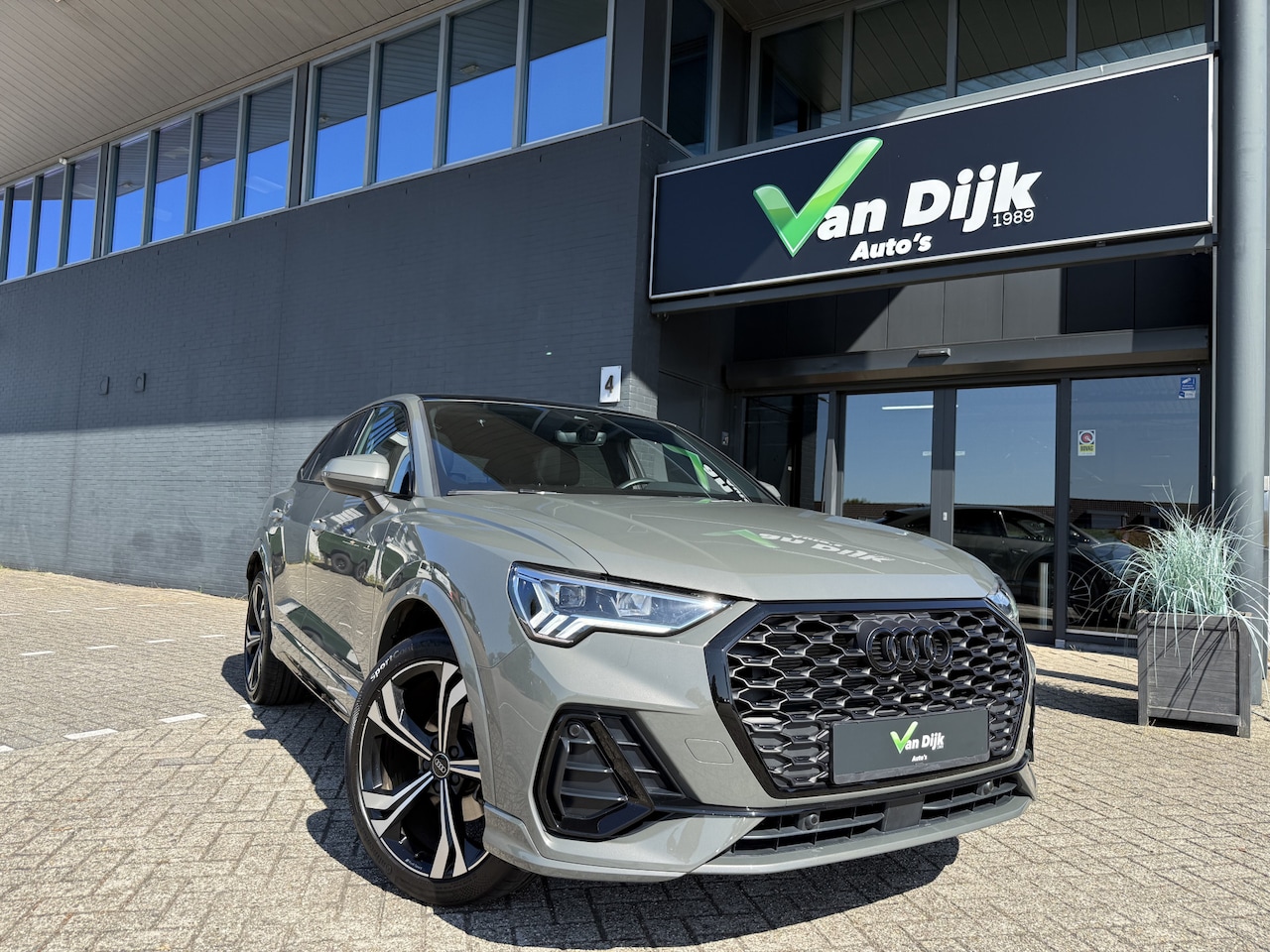 Audi Q3 Sportback - 35 TFSI S-Line Panodak Navi Camera Leer El.Klep 20Inch - AutoWereld.nl
