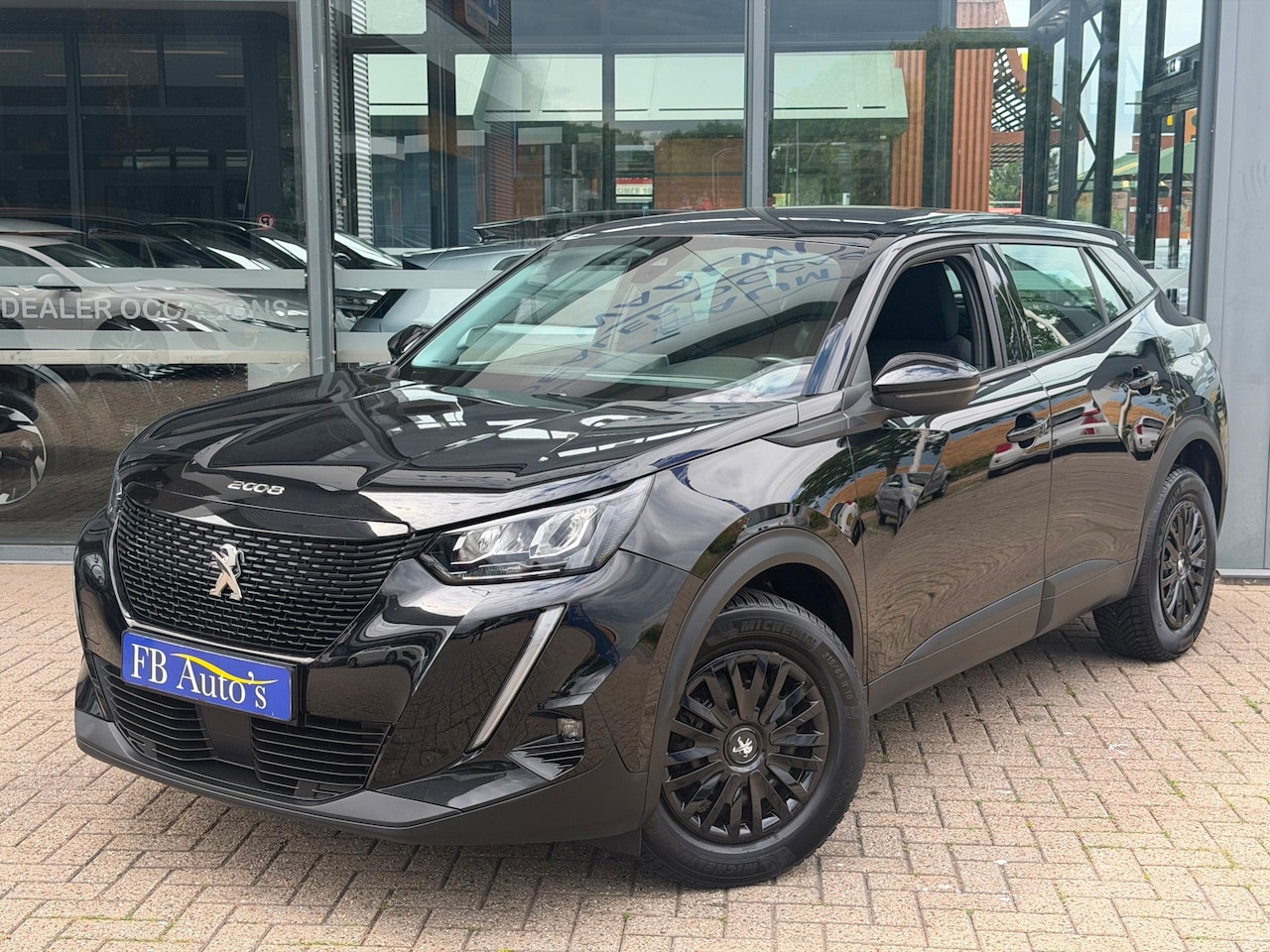 Peugeot 2008 - 1.2 PureTech Active Pack Airco Navi - AutoWereld.nl