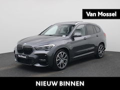 BMW X1 - xDrive25e Executive | M-SPORT | Panoramadak | Harman Kardon | Sfeerverlichting | Apple Car