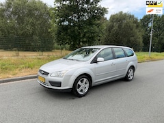 Ford Focus Wagon - 1.4-16V Trend Airco Cruise controle Trekhaak 123000 dkm