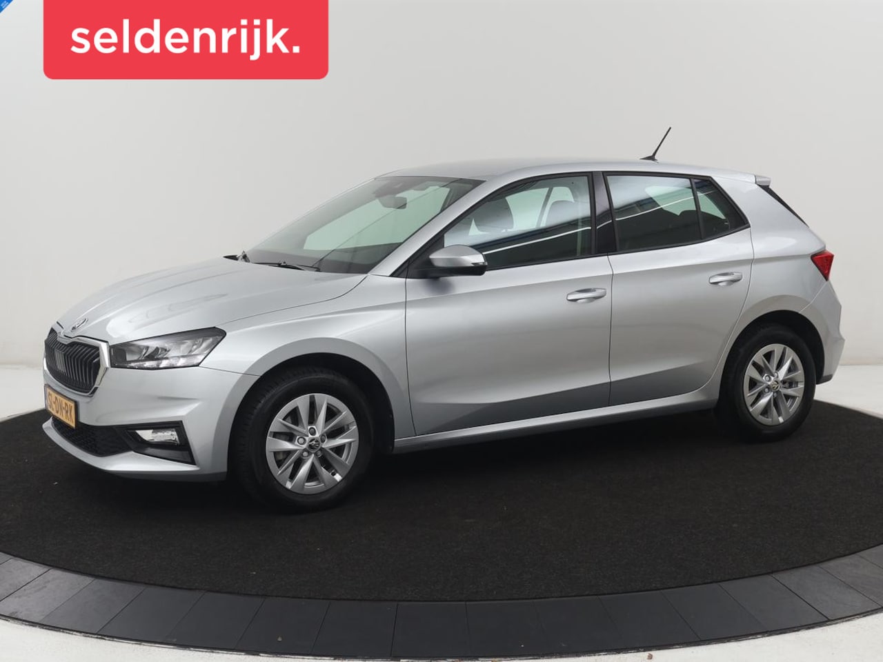 Skoda Fabia - 1.0 TSI Business Edition | Cruise control | Park assist | Lane assist | Navigatie | DAB | - AutoWereld.nl