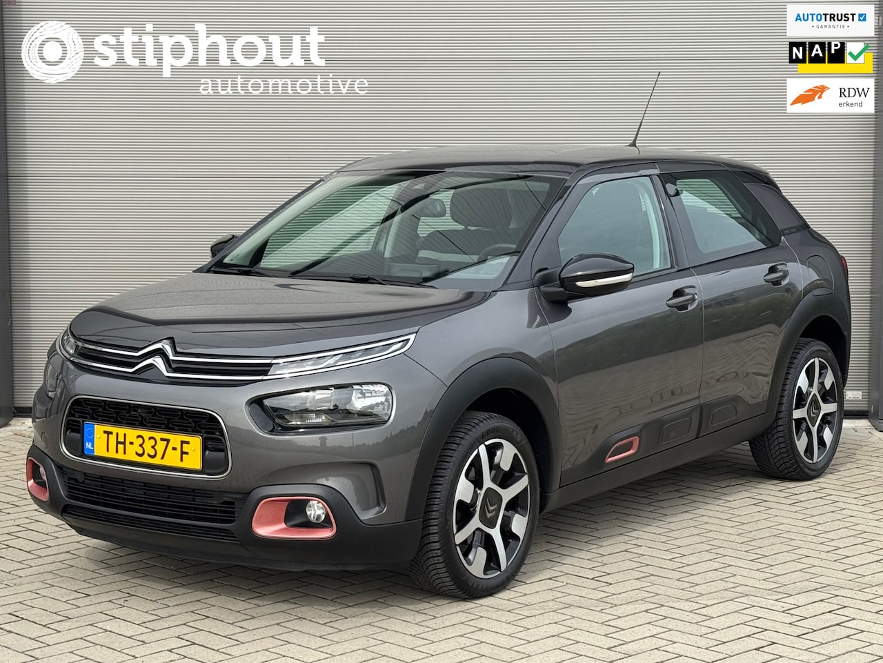 Citroën C4 Cactus - 1.2 PureTech Shine | Distr. riem verv. | Dealer ond. | Trekhaak | Navi | All season - AutoWereld.nl