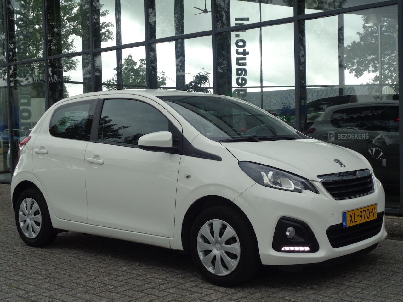 Peugeot 108 - 1.0 e-VTi Active Automaat Airco Bluetooth Zuinig NL auto - AutoWereld.nl