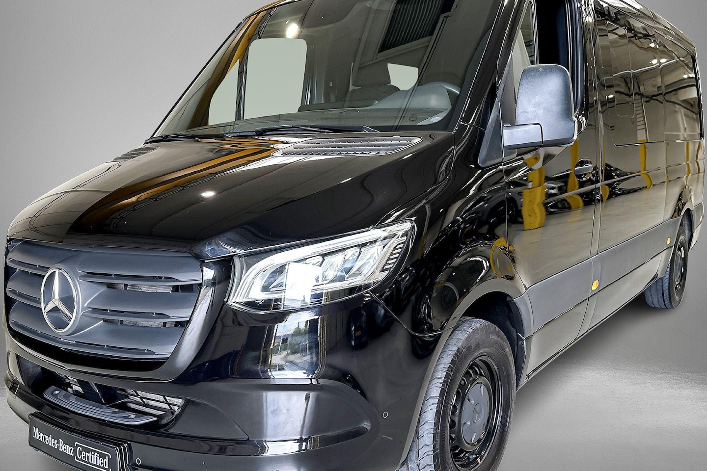 Mercedes-Benz Sprinter - 317 Diesel L2/H1 Automaat RWD Dubbel Cabine | Parkpilot | Zijwindassistent | Airco | Camer - AutoWereld.nl
