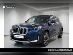 BMW X1 - xDrive25e xLine | Panorama | Trekhaak | 19" | Camera | Stoelverwarming | 2026