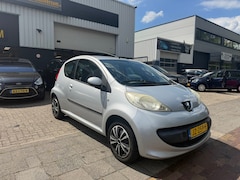 Peugeot 107 - 1.0-12V XR