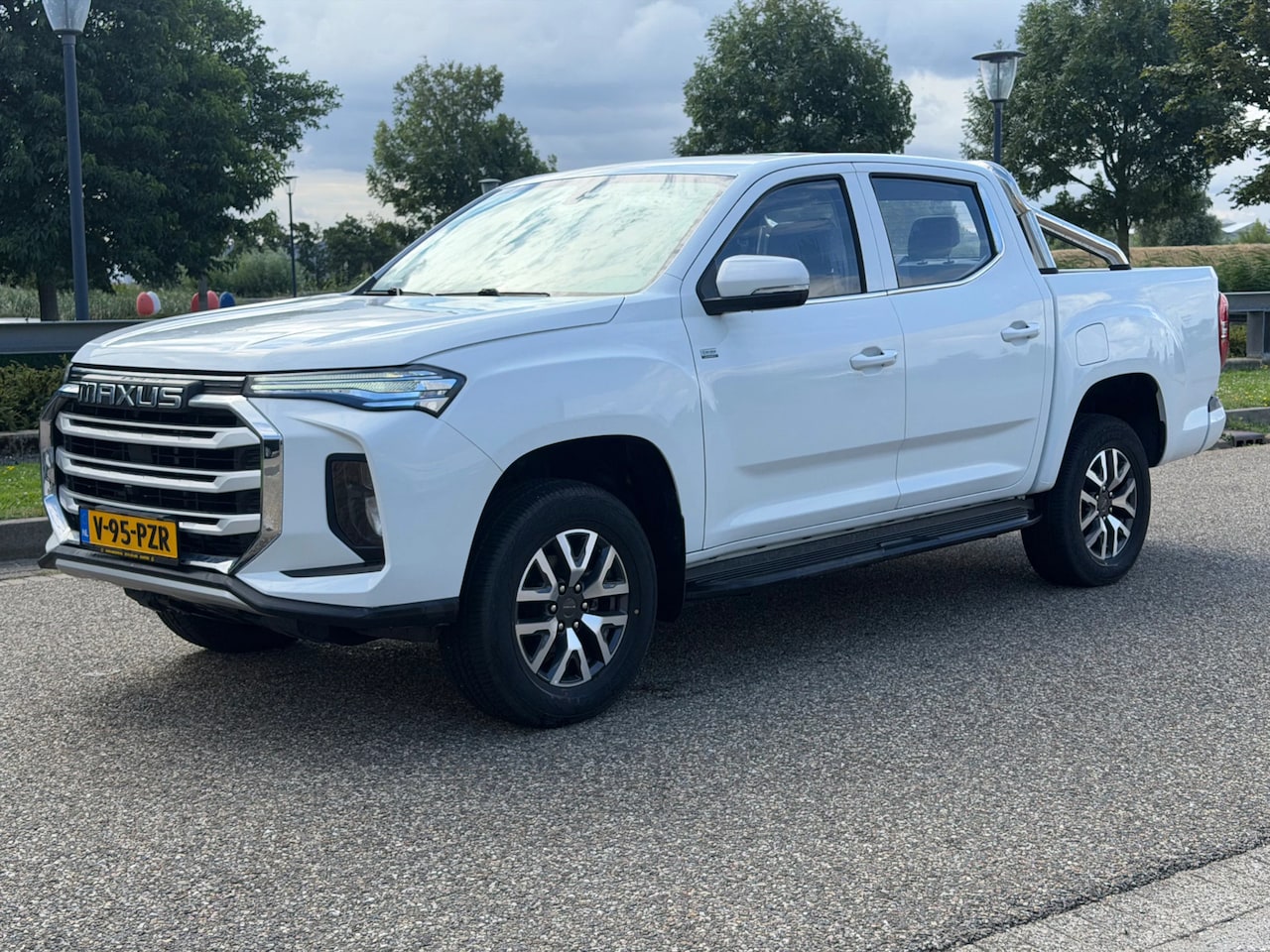 Maxus T90 - EV Pick-up 89kWh WLTP 470KM Dubbelcabine Grijs Kenteken Automaat Airco CarPlay NIEUW - AutoWereld.nl