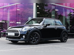 MINI One - Hatchback / Comfort Access / LED / Achteruitrijcamera / 16" LM Victory Spoke zwart