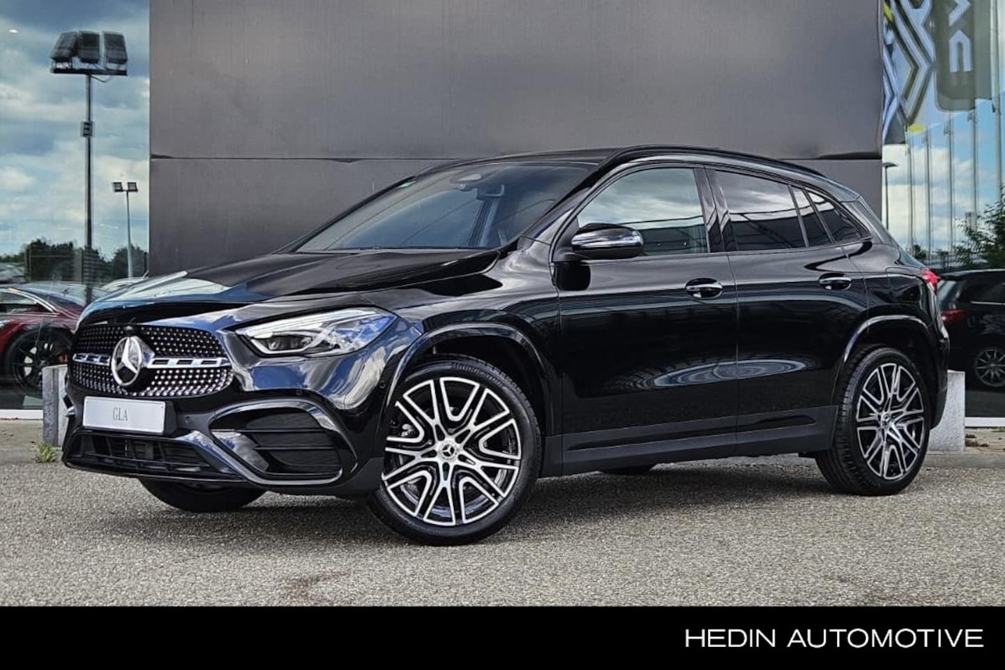 Mercedes-Benz GLA-Klasse - 250 e 140 Years Edition | AMG | Panoramadak | Keyless Go | Trekhaak - AutoWereld.nl
