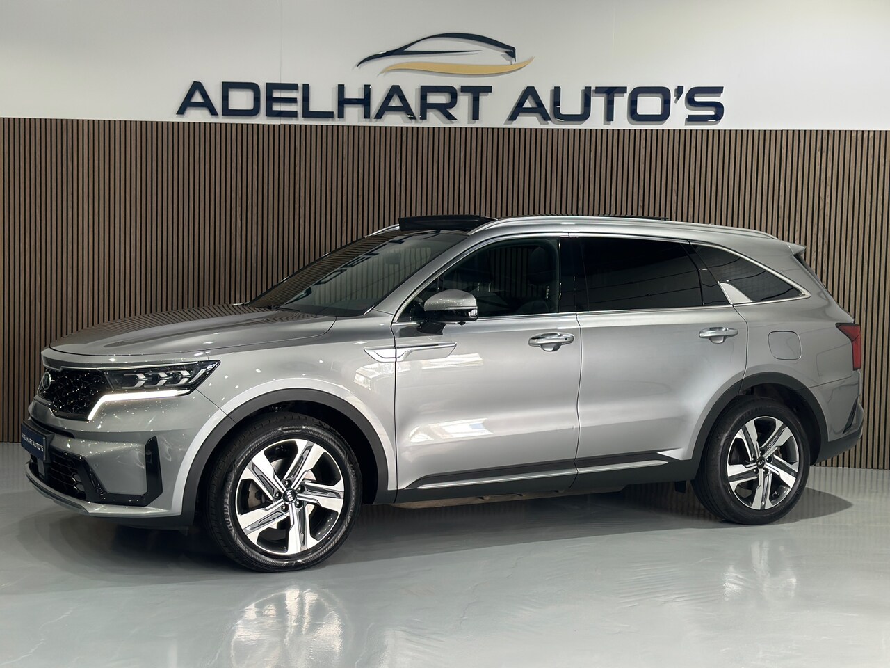 Kia Sorento - 1.6 T-GDI Plug-in Hybrid 4WD ExecutiveLine 7pers / Navigatie full map / Panorama dak / Ele - AutoWereld.nl