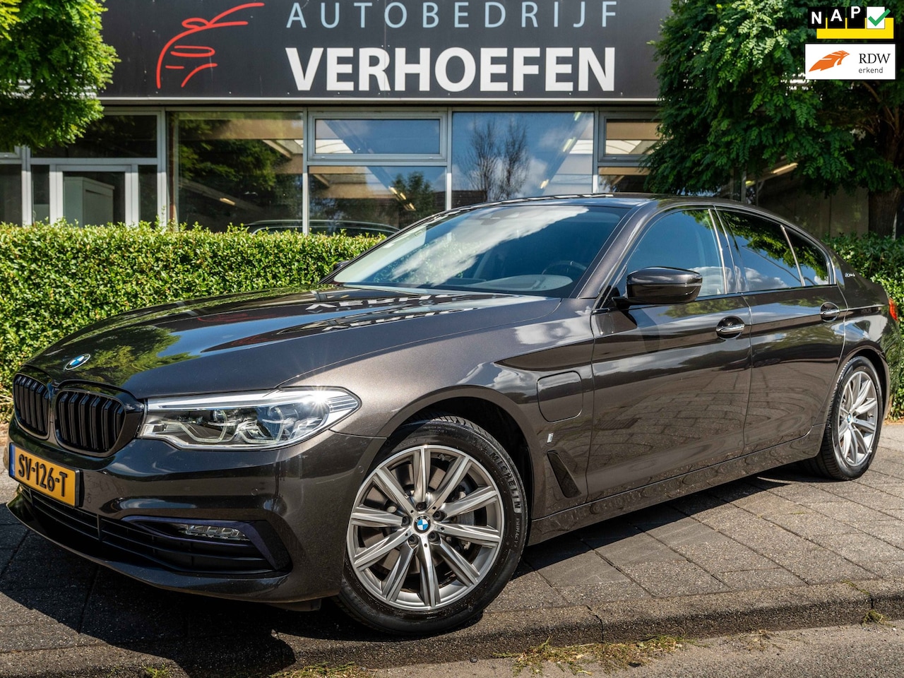 BMW 5-serie - 530e iPerformance High Executive - STOEL VERW - PARK CAMERA - HEAD-UP - XENON ! - AutoWereld.nl