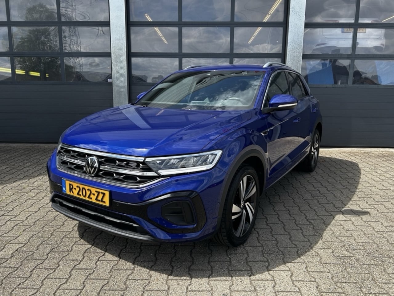 Volkswagen T-Roc - 1.0 TSI R-Line Business 1.0 TSI 110pk R-Line Business+ - AutoWereld.nl