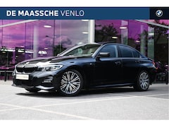 BMW 3-serie - 330i Executive Automaat / Trekhaak / Schuif-Kanteldak / Sportstoelen / Achteruitrijcamera