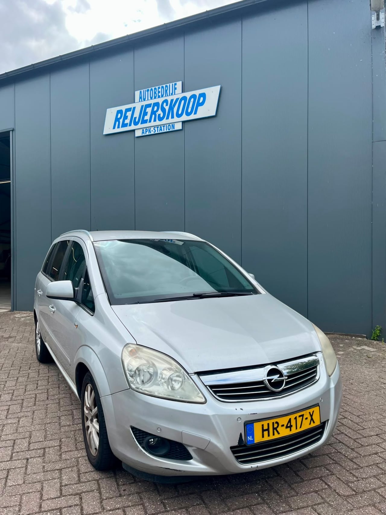 Opel Zafira - 1.6 Cosmo Let op: lekt motorolie bij koelvloeistof