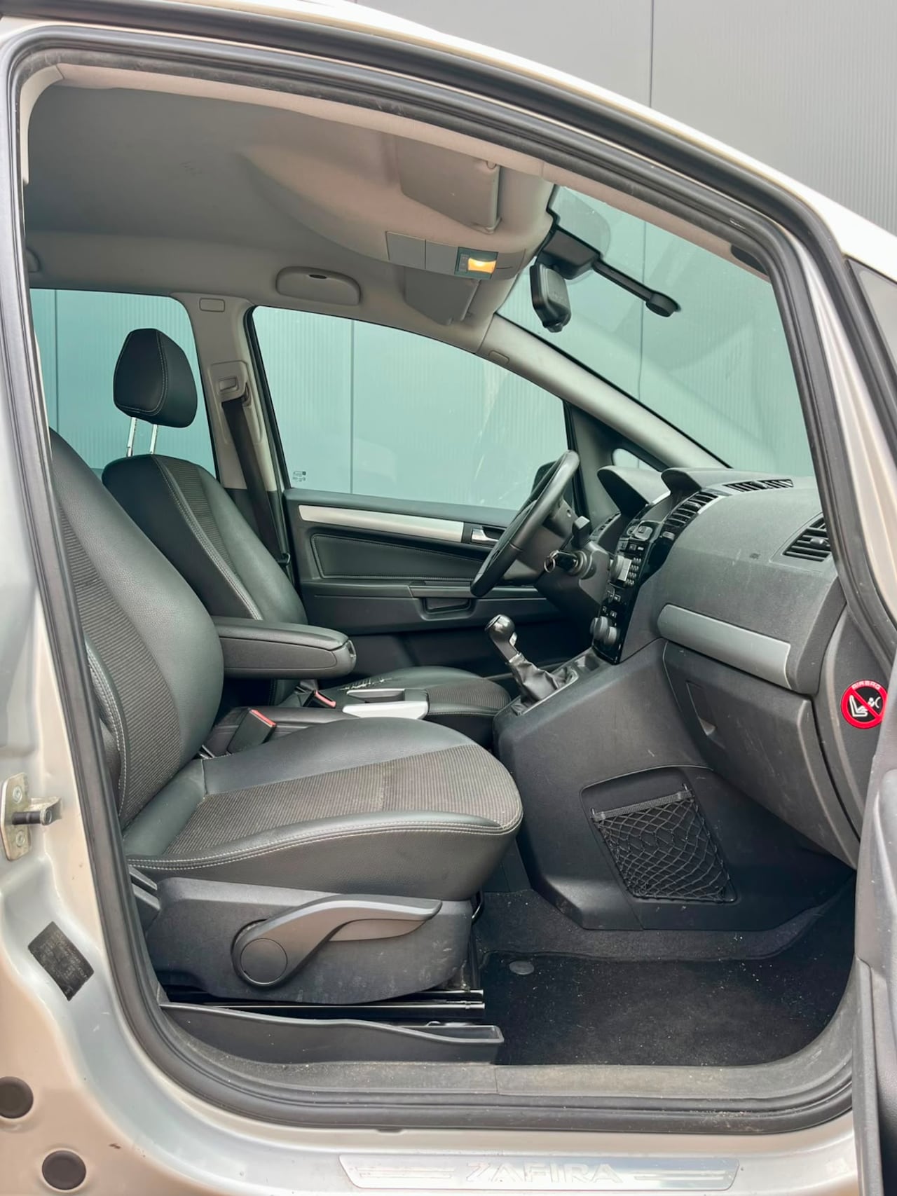 Opel Zafira - 1.6 Cosmo Let op: lekt motorolie bij koelvloeistof