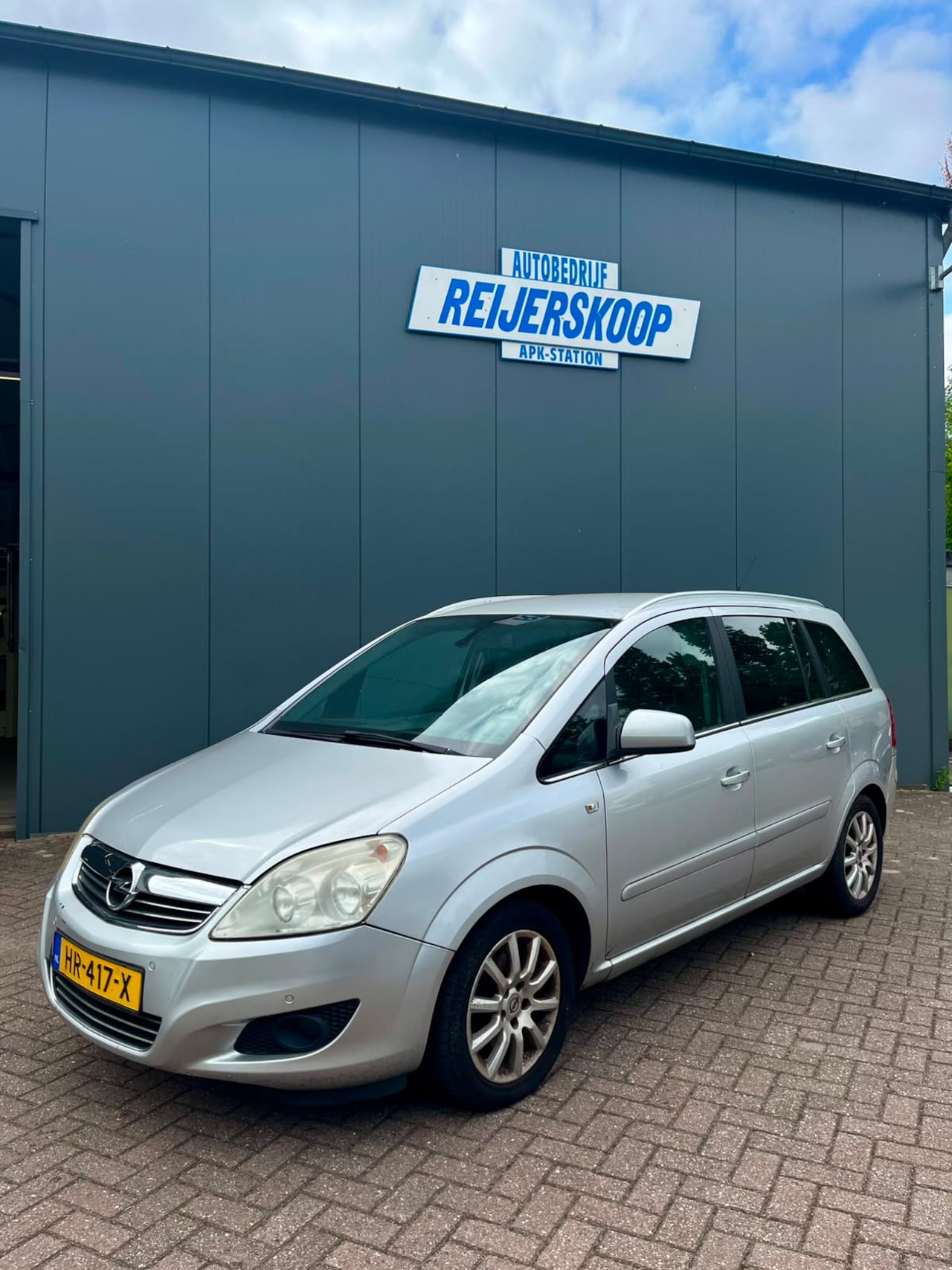 Opel Zafira - 1.6 Cosmo Let op: lekt motorolie bij koelvloeistof - AutoWereld.nl