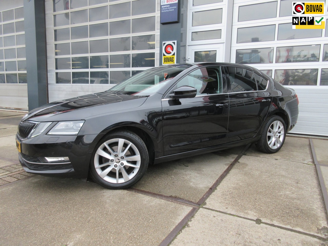 Skoda Octavia - 1.0 TSI Style Business / Navi / PDC / Carplay - AutoWereld.nl