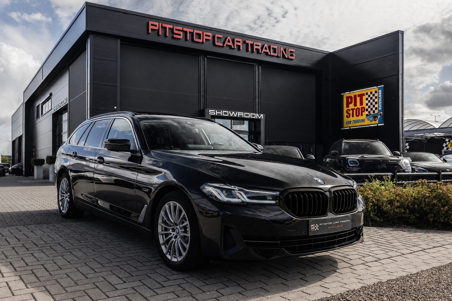 BMW 5-serie Touring - 530e xDrive 530e xDrive, Pano, Volleder, Comfortstoelen, 360 Camera - AutoWereld.nl