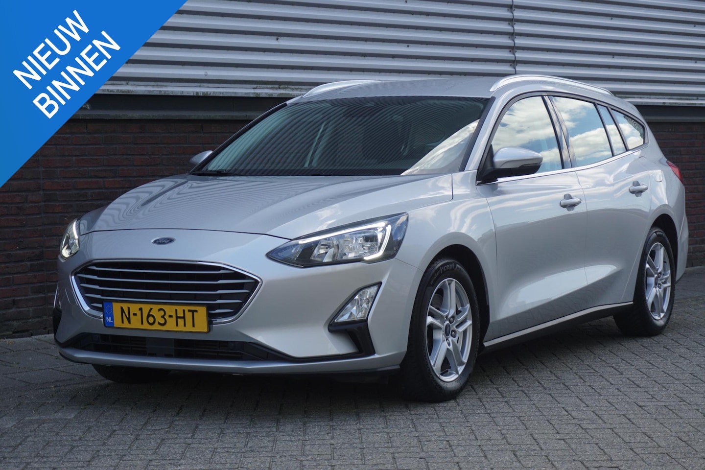 Ford Focus Wagon - 1.0 EcoB.125PK Hybrid Business/AGR-Comfortstoel/ Dealeronderhouden. - AutoWereld.nl