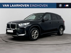 BMW X1 - sDrive20i Automaat / Sportstoelen / Achteruitrijcamera / Comfort Access / Adaptieve LED /
