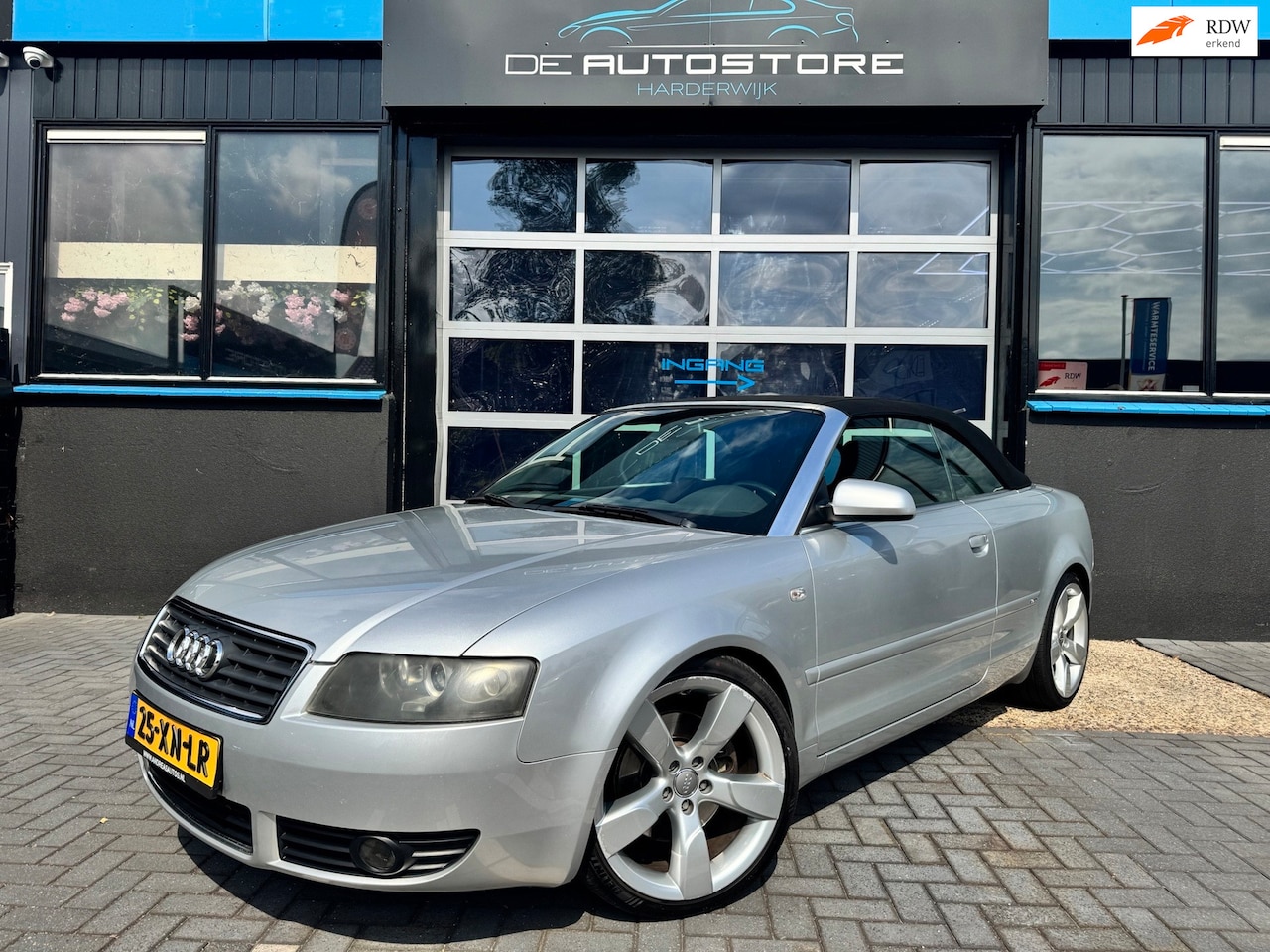 Audi A4 Cabriolet - 2.4 V6 S line 19inch leder nieuwe Riem - AutoWereld.nl