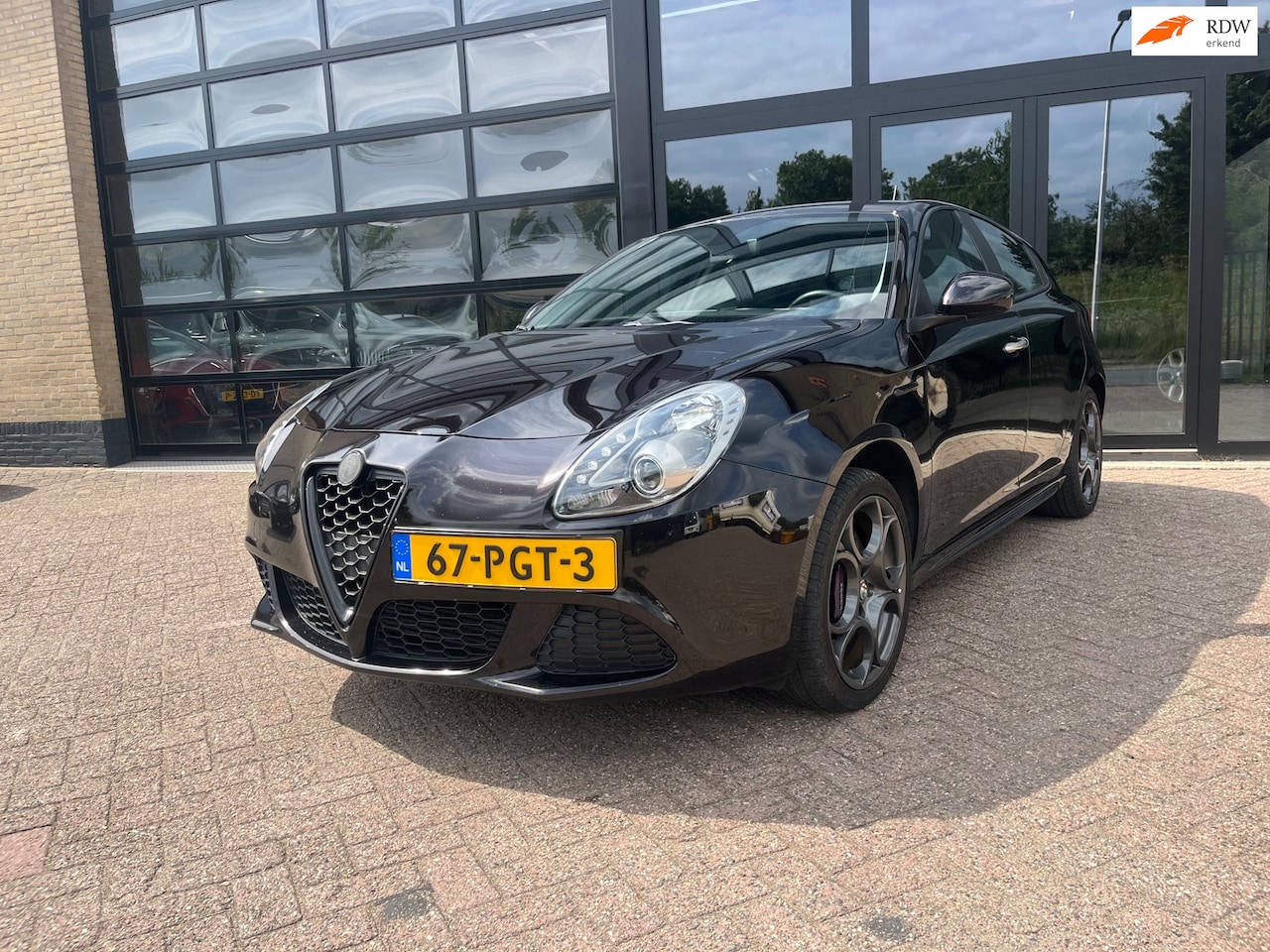 Alfa Romeo Giulietta - 1.4 T Progression 1.4 T Progression , 170 PK ! , Airco, Led - AutoWereld.nl