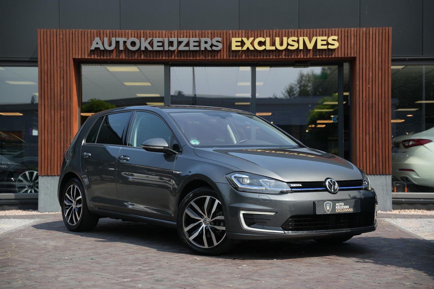 Volkswagen e-Golf - E-DITION Keyless Groot Navi Cruise Stoelverw. - AutoWereld.nl