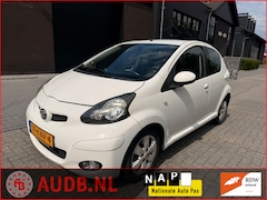 Toyota Aygo - 1.0-12V Xcite White| 5 DEURS| SPORT VLG.|AIRCO KOUD|