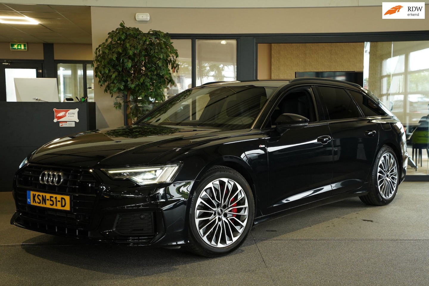 Audi A6 Avant - 55 TFSI e quattro Competition S-line Leder Trek Navi Cam - AutoWereld.nl