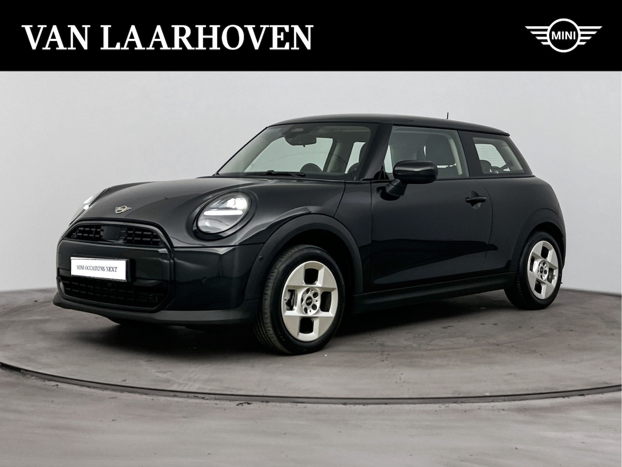 MINI 3-Deurs - Hatchback Cooper C Essential Automaat / LED / Driving Assistant / Parking Assistant - AutoWereld.nl