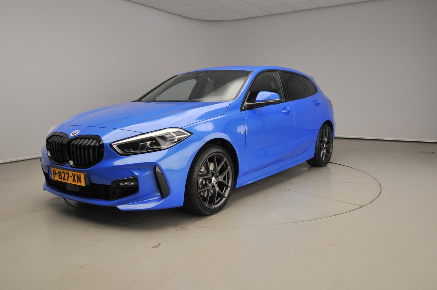 BMW 1-serie - 5-deurs 118i | M-Sportpakket | LED | Navigatie | Sportstoelen | Stoelverwarming | Shadow l - AutoWereld.nl