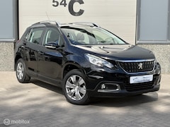 Peugeot 2008 - 1.2 PureTech Blue Lion Trekhaak/Pano/Airco