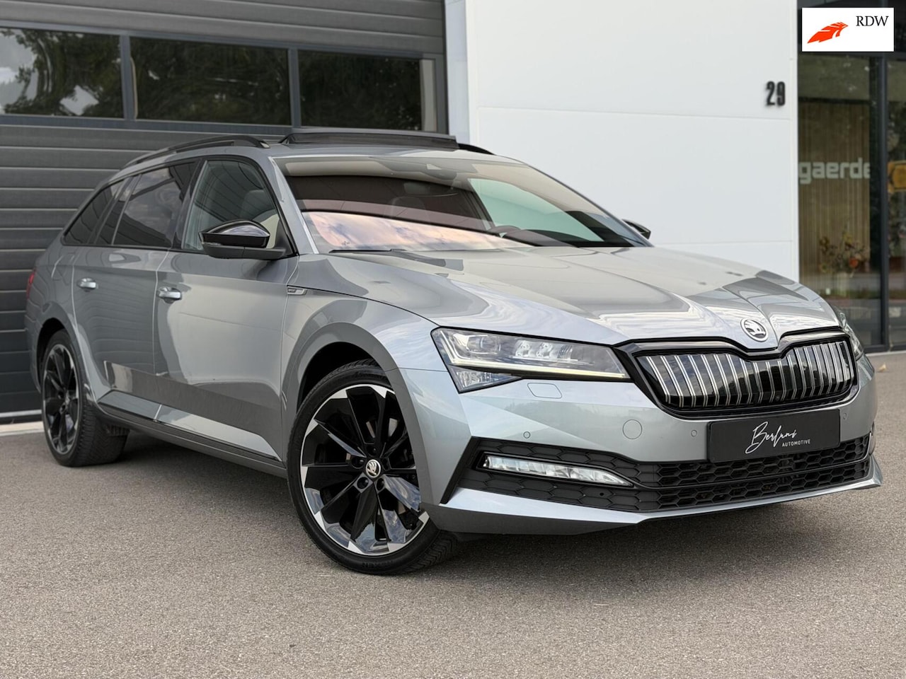 Skoda Superb - 1.4 TSI iV Sportline Business Panodak|ACC|Camer - AutoWereld.nl
