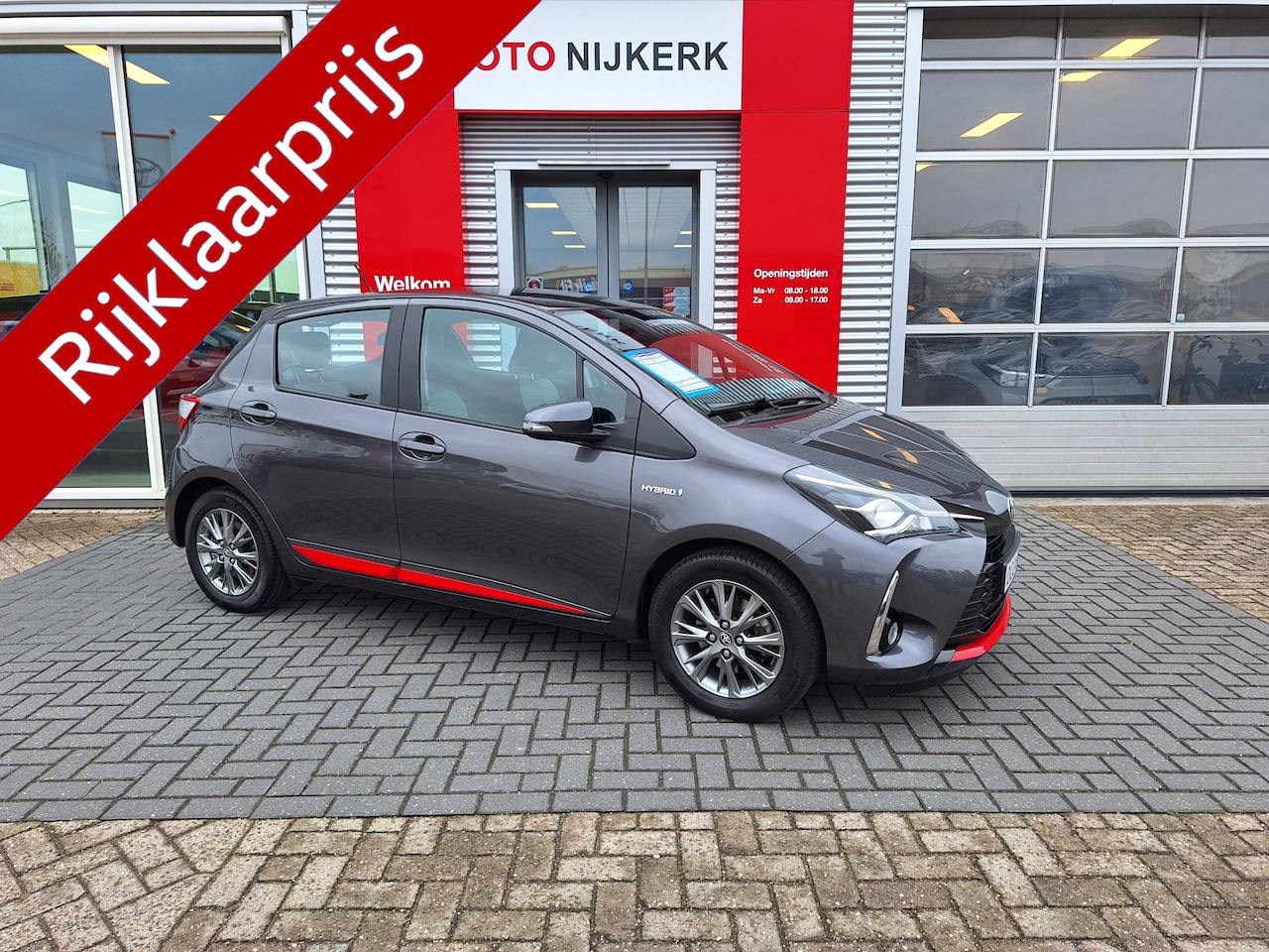 Toyota Yaris - 1.5 Hybrid Design Red *Met trekhaak voor fietsendrager!* - AutoWereld.nl