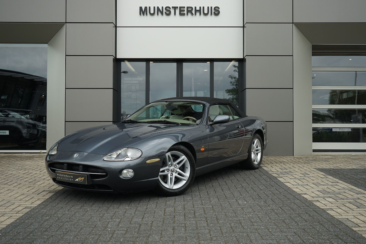 Jaguar XK8 - 4.2 V8 Convertible | Cruise control | - AutoWereld.nl