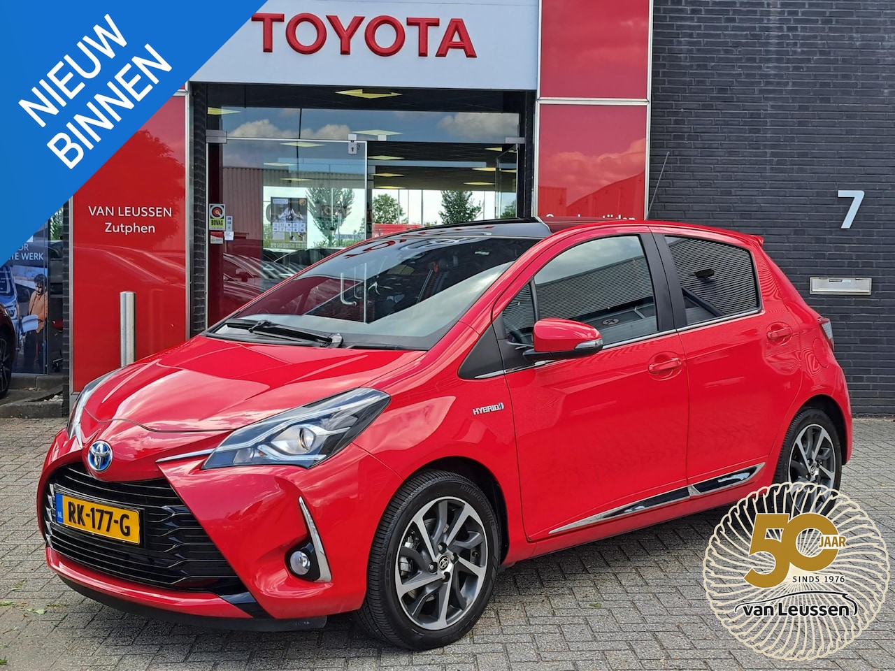 Toyota Yaris - 1.5 Hybrid Premium PANORAMADAK HALF LEDER CAMERA CRUISE CLIMA - AutoWereld.nl