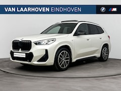 BMW X1 - sDrive20i M Sport Automaat / Panoramadak / Sportstoelen / Achteruitrijcamera / Getint glas