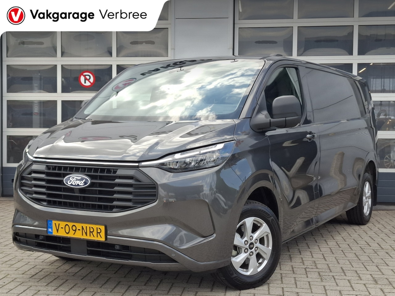 Ford Transit Custom - 320 2.5 PHEV L2H1 Limited | Incl. BPM | NIEUW!! | Navigatie/Android/Apple Carplay | Cruise - AutoWereld.nl