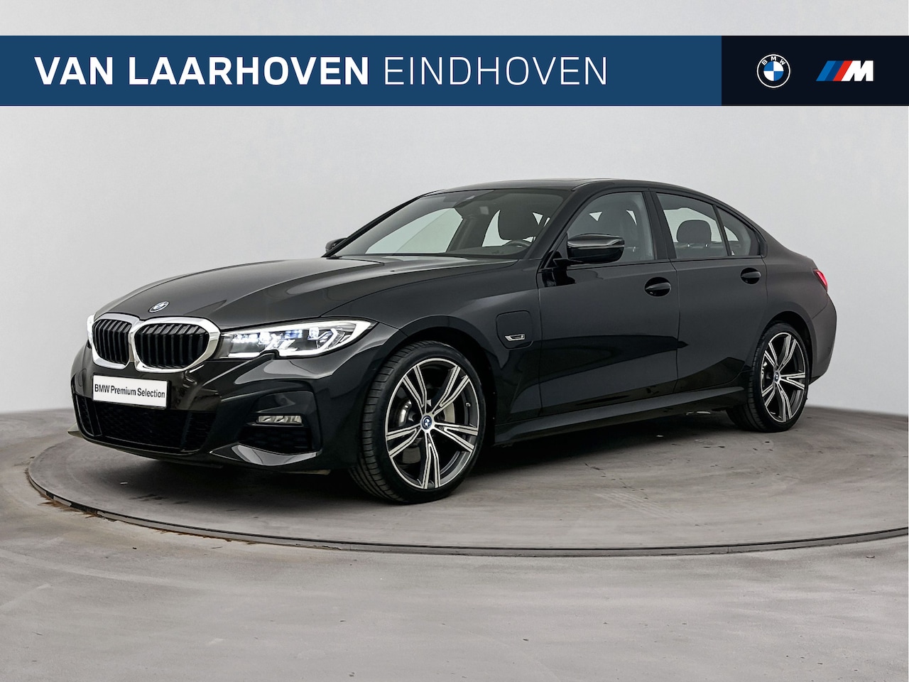 BMW 3-serie - 330e High Executive M Sport Automaat / Trekhaak / Schuif-Kanteldak / Sportstoelen / Achter - AutoWereld.nl