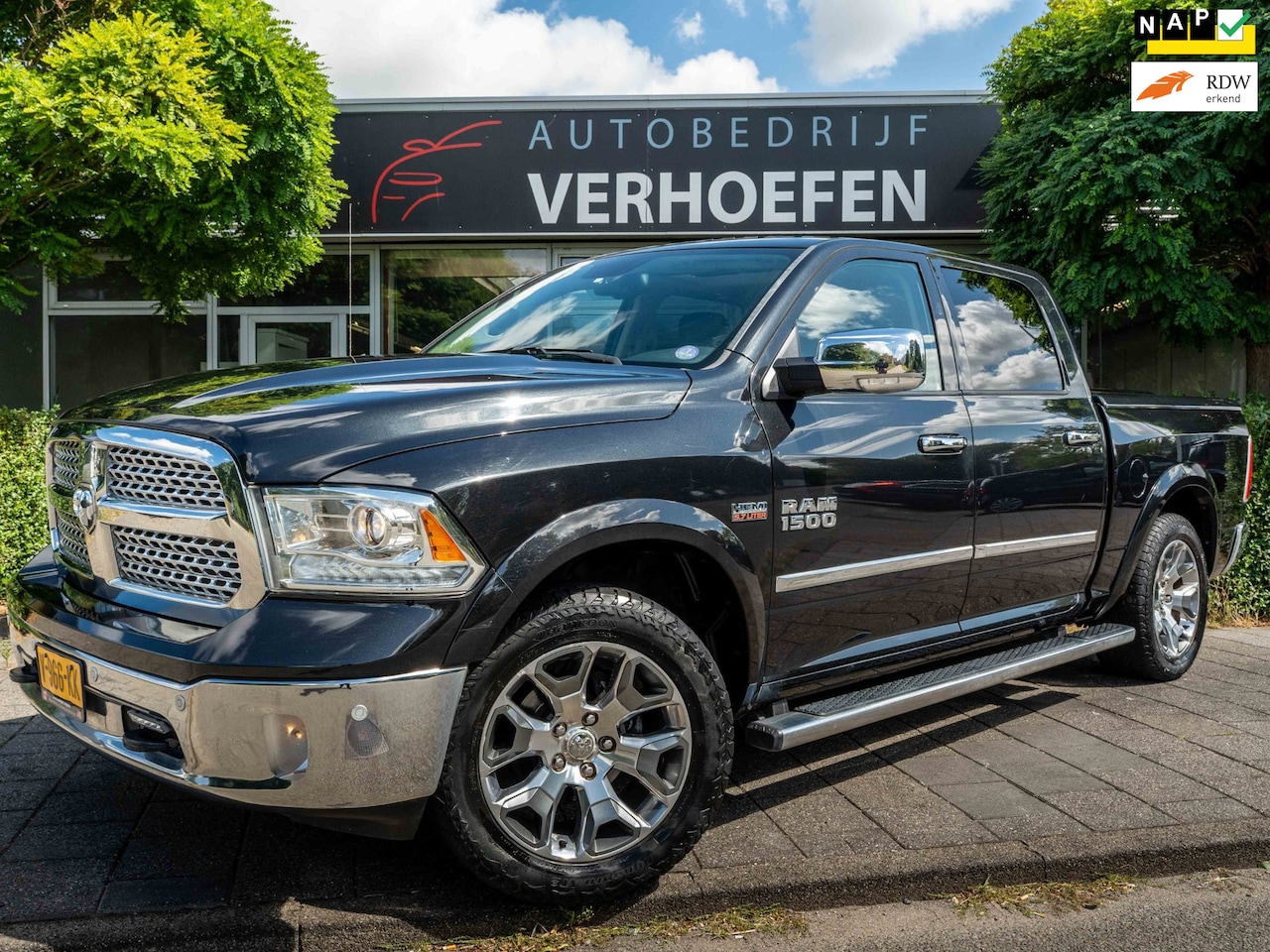Dodge Ram 1500 - 5.7 V8 Quad Cab 6'4 - PANORAMADAK - STOEL VERW / VERKOEL - STUUR VERW - FULL OPTION ! - AutoWereld.nl