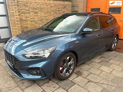 Ford Focus Wagon - 1.0 EcoBoost Hybrid ST Line X Business